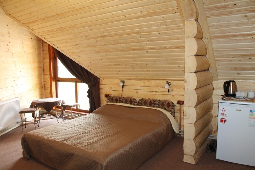 Asher Tatariv Room photo