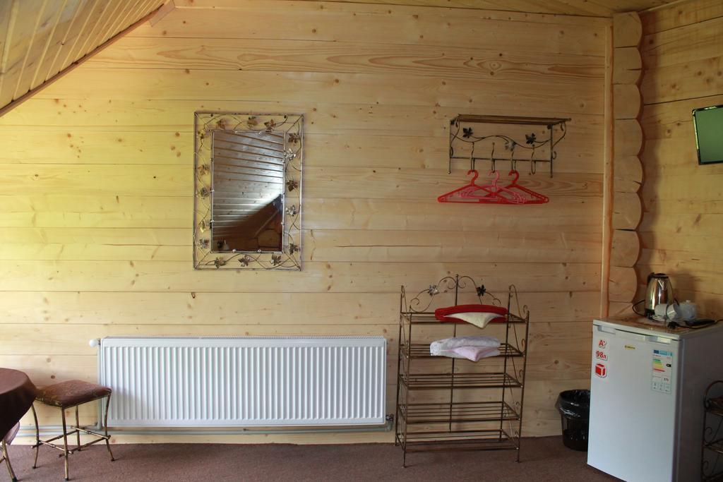 Asher Tatariv Room photo