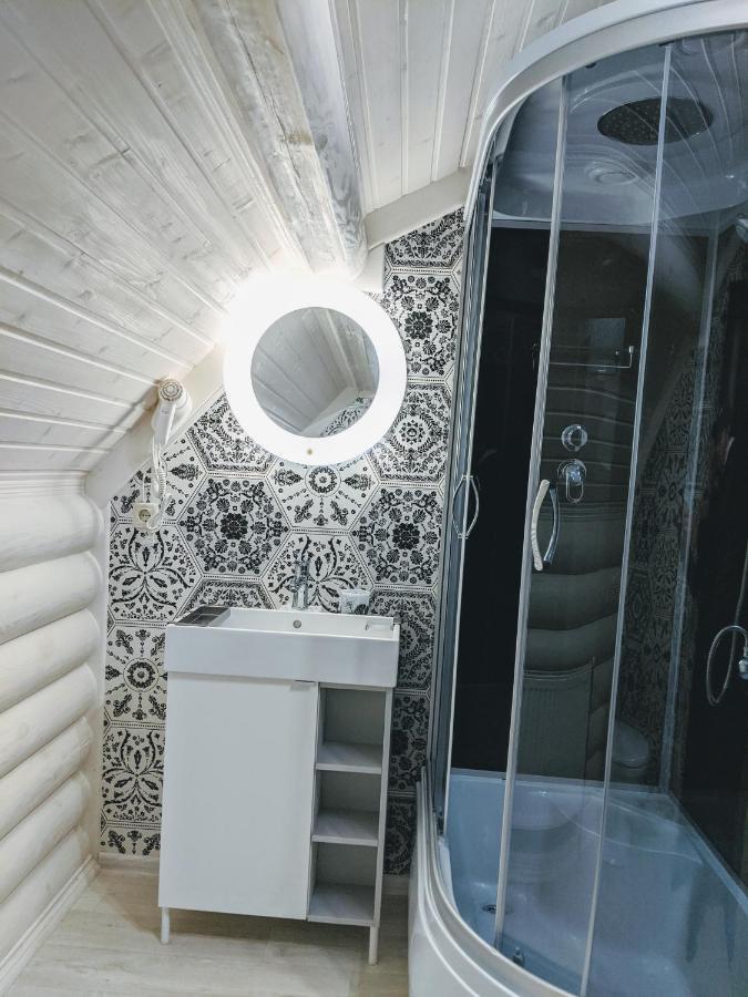 Asher Tatariv Exterior photo